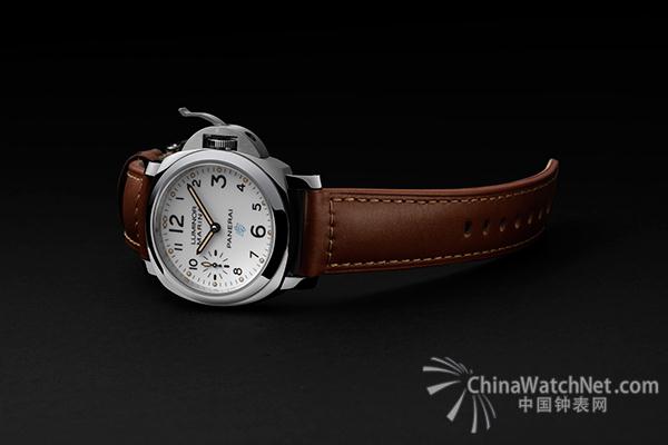 PANERAI---PAM00m778_Cat_Sdr_B1-1.jpg